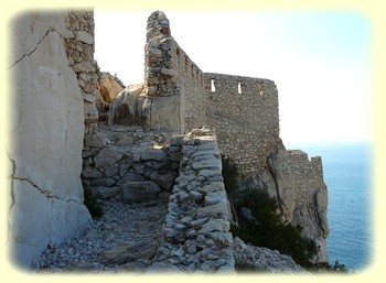 Randonnée calanques - Fortifications napoléoniennes cap Morgiou - Les Randos de Loulou