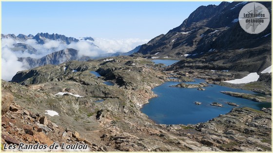 Lacs du Plateau des petites rousses : Lac du Milieu et lac de la Fare - Station OZ en Oisans - Les Randos de Loulou